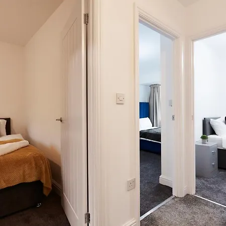 Stylish From In Leeds Leeds (West Yorkshire)